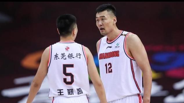 动漫人物比基尼大雷