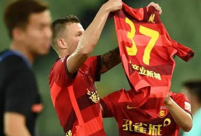贱奴顾泽宇被教练调教榨精